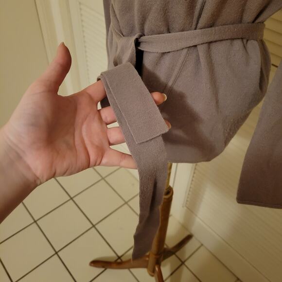 BCBGMaxAzria 100% Merino Wool Belted Wrap Cardigan Sweater Taupe Womens Size L - Picture 5 of 10